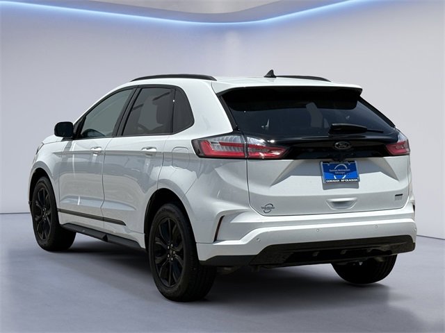 Used 2024 Ford Edge SE w/ Black Appearance Package image 6