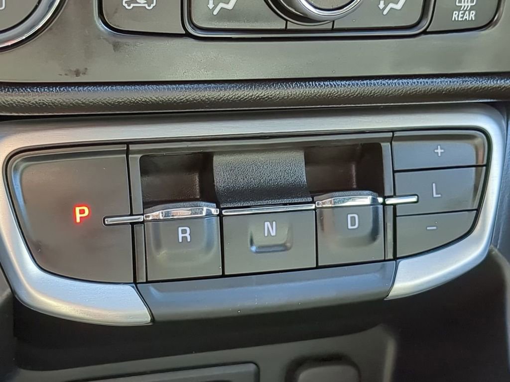 Used 2024 GMC Terrain SLT image 25