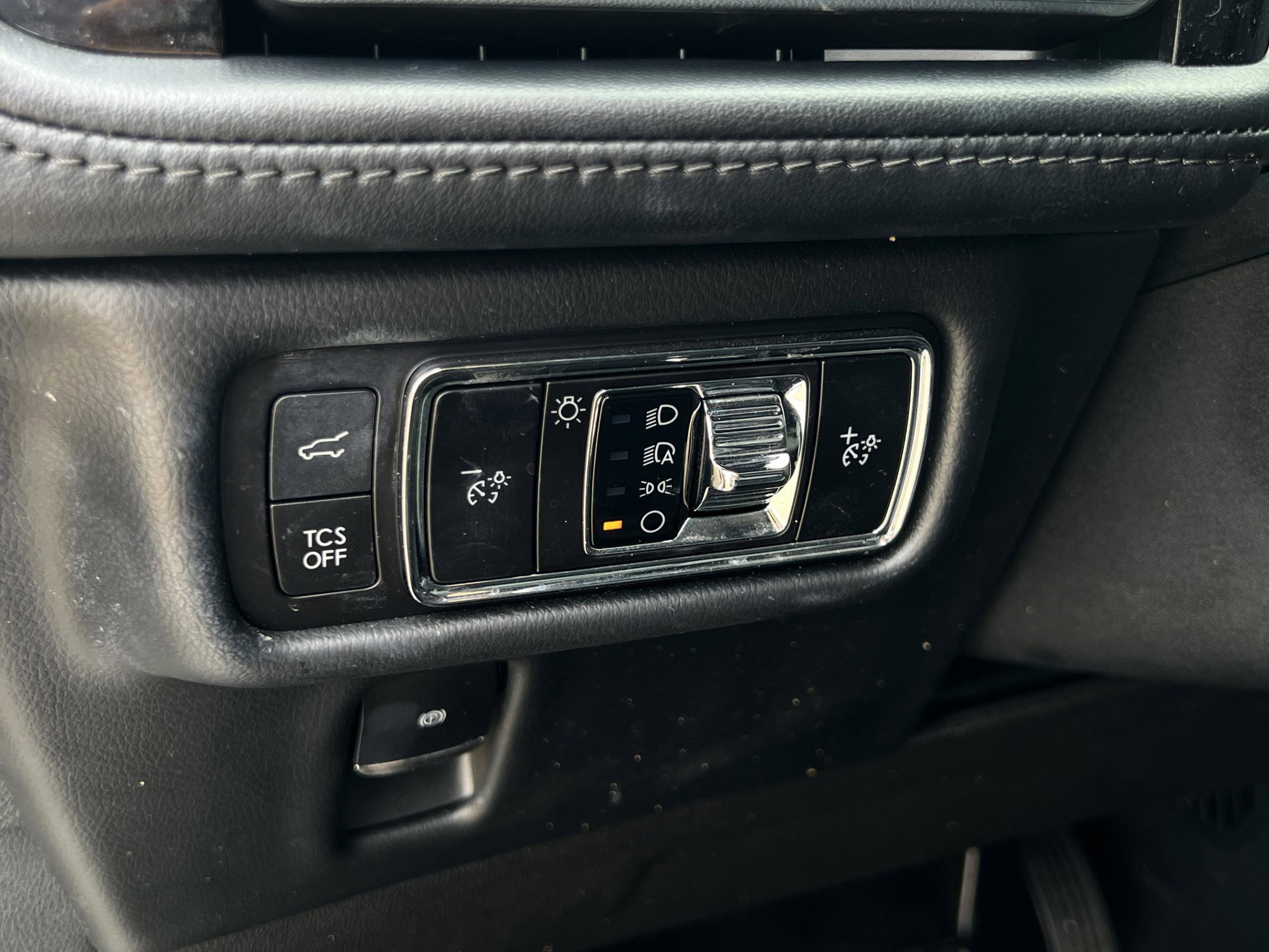 Used 2023 Lincoln Nautilus FWD image 19