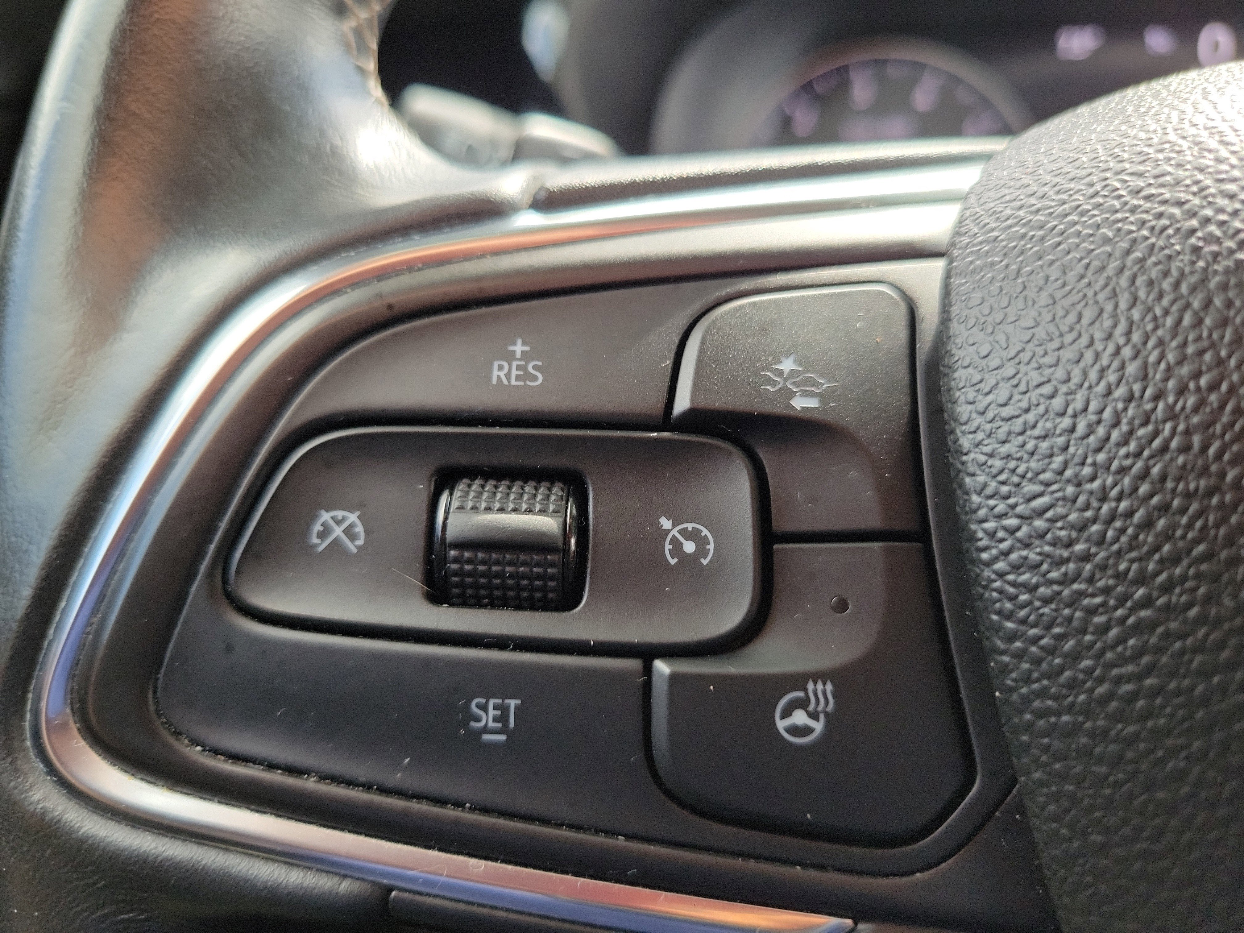 Used 2023 Buick Envision Essence image 22
