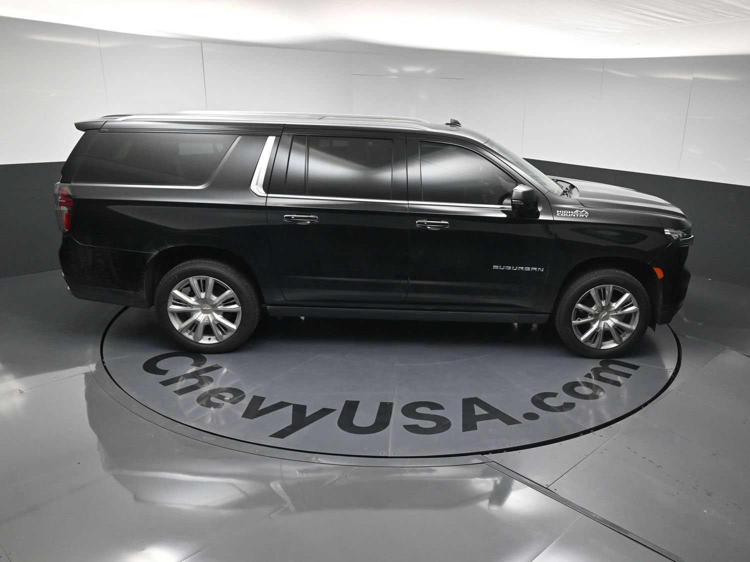 Used 2021 Chevrolet Suburban High Country AWD/4WD image 34