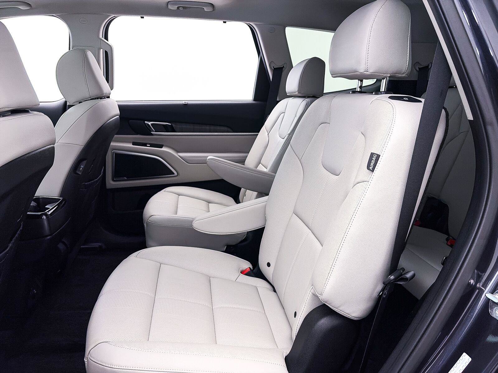 Used 2025 Kia Telluride EX w/ EX Captain's Chair Package FWD image 40