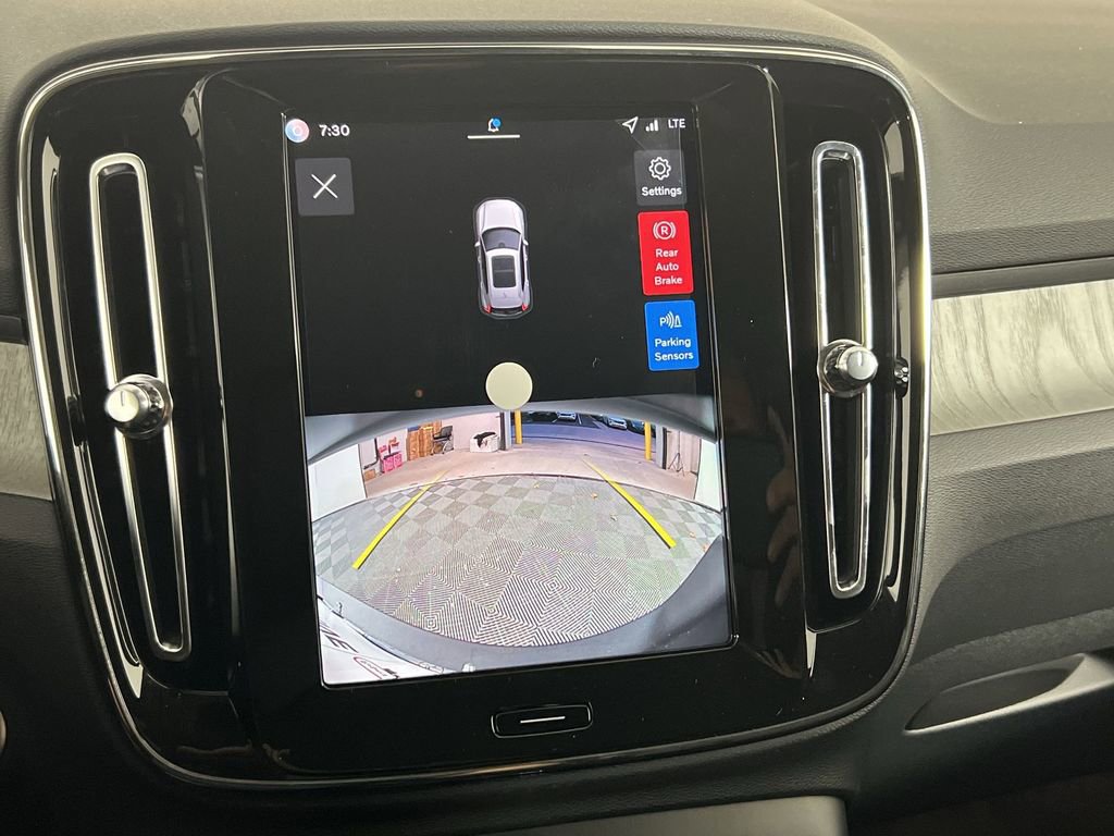 New 2026 Volvo XC40 B5 Core w/ Climate Package image 20