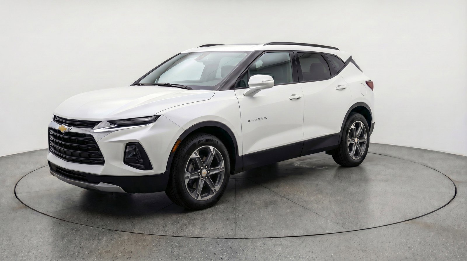 Used 2025 Chevrolet Blazer LT FWD image 3