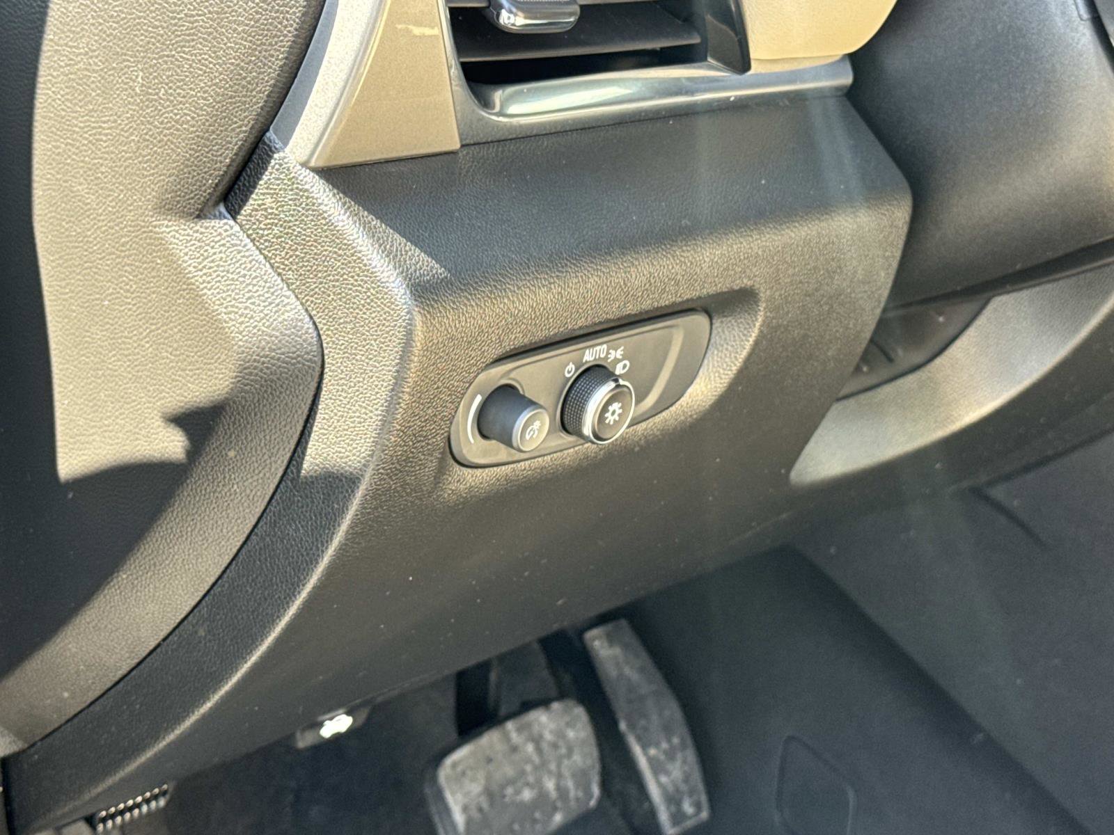 Used 2023 Chevrolet Traverse LS image 13