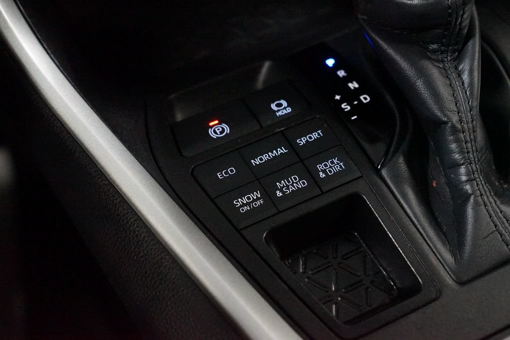 Used 2023 Toyota RAV4 XLE Premium AWD/4WD image 22