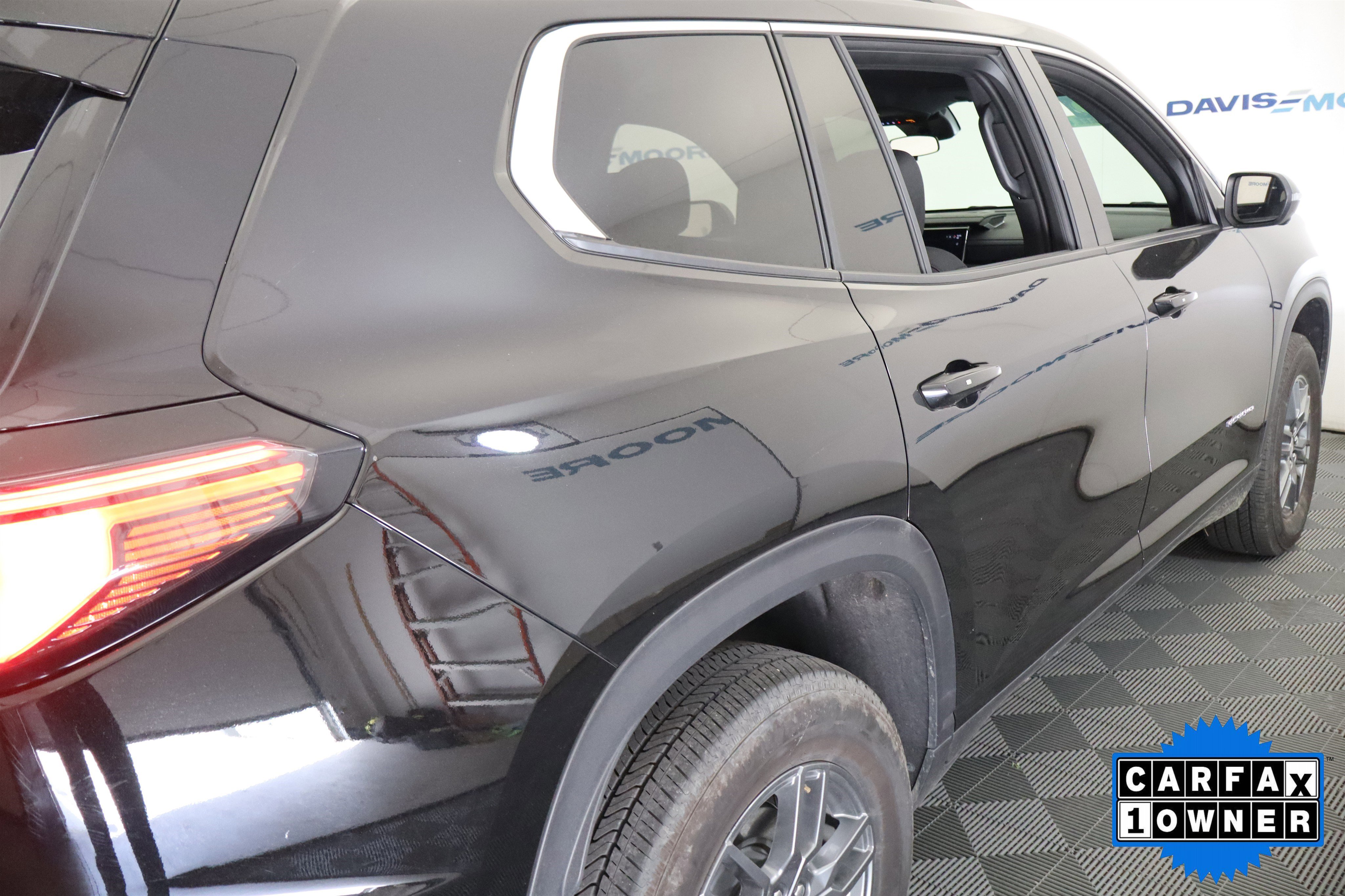 Used 2025 GMC Acadia Elevation AWD/4WD image 7