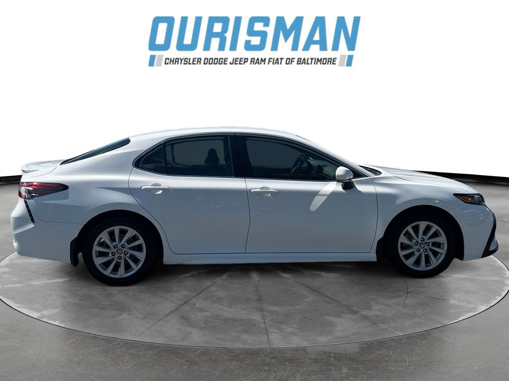 Used 2024 Toyota Camry SE FWD image 7
