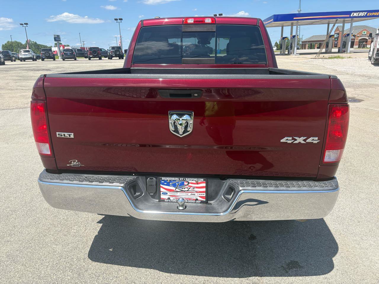 Used 2017 RAM 1500 Classic SLT AWD/4WD image 4