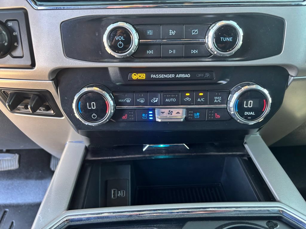 Used 2022 Ford F350 Lariat w/ Black Appearance Package AWD/4WD image 21