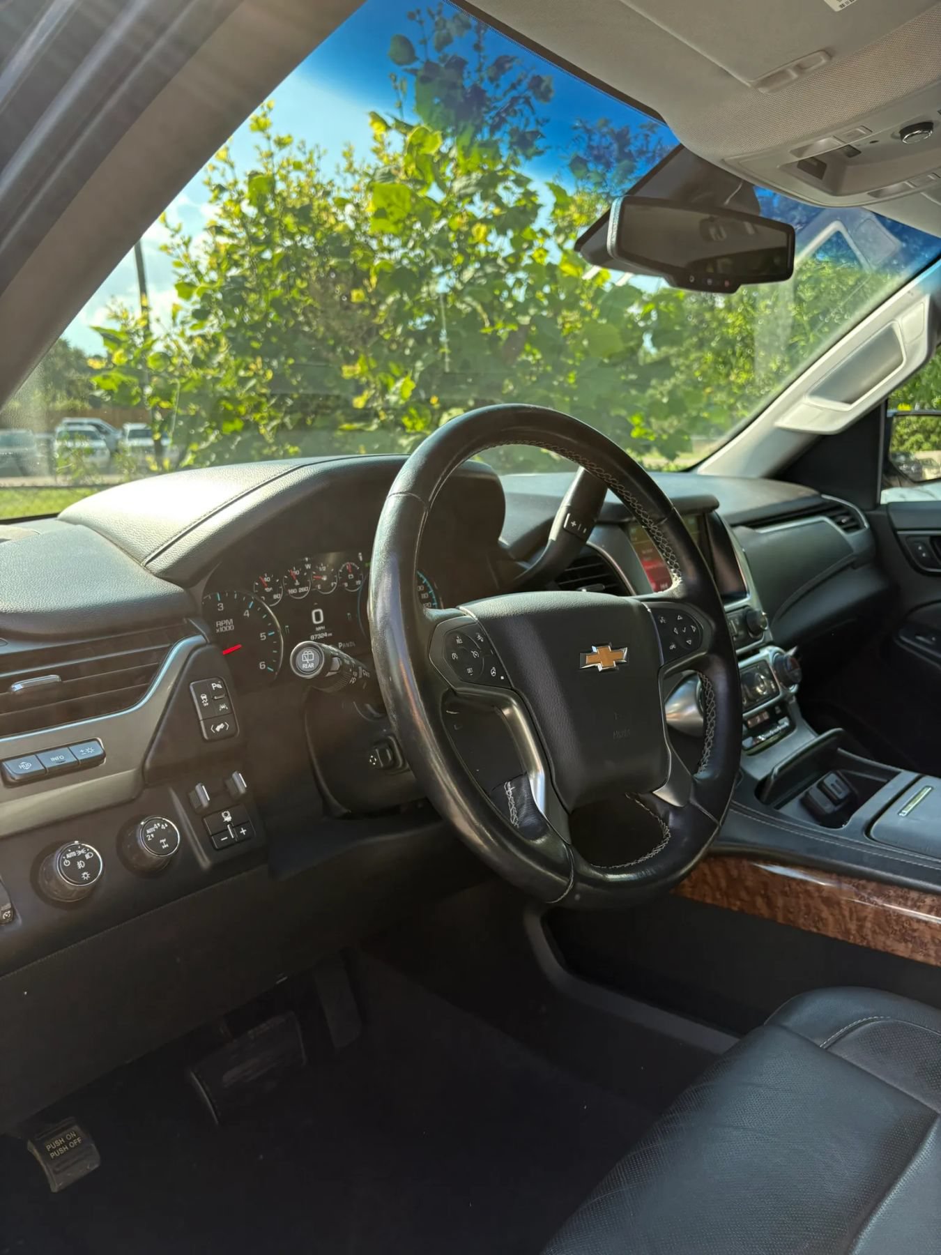 Used 2019 Chevrolet Tahoe Premier w/ RST 6.2L Performance Edition AWD/4WD image 10