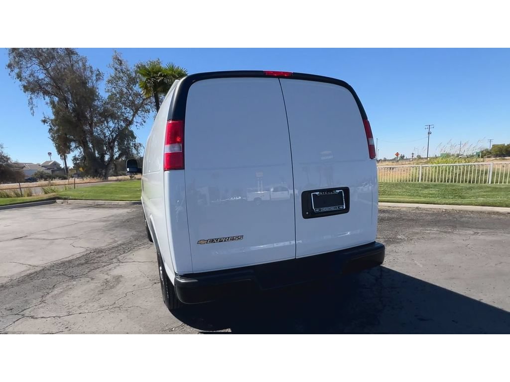 New 2026 Chevrolet Express 2500 w/ Driver Convenience Package RWD image 11