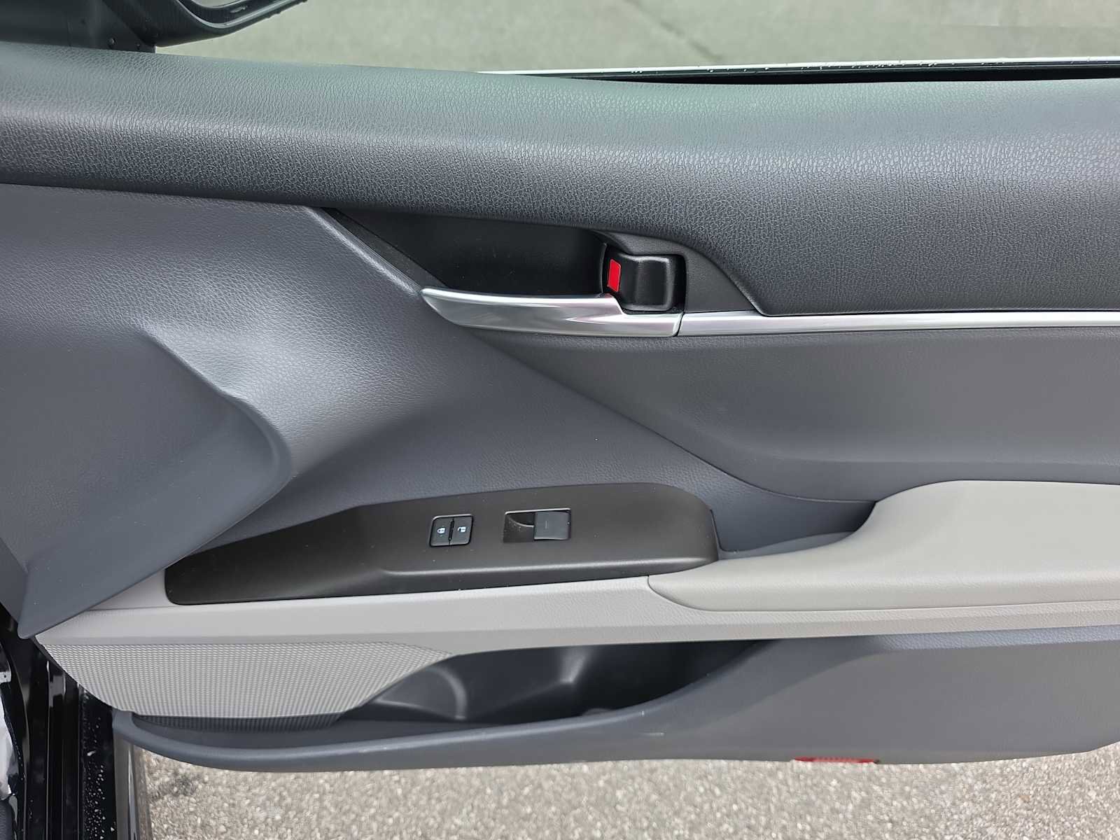 Used 2021 Toyota Camry SE image 23