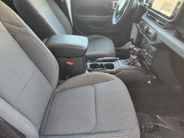 Used 2026 Jeep Gladiator Rubicon AWD/4WD image 19