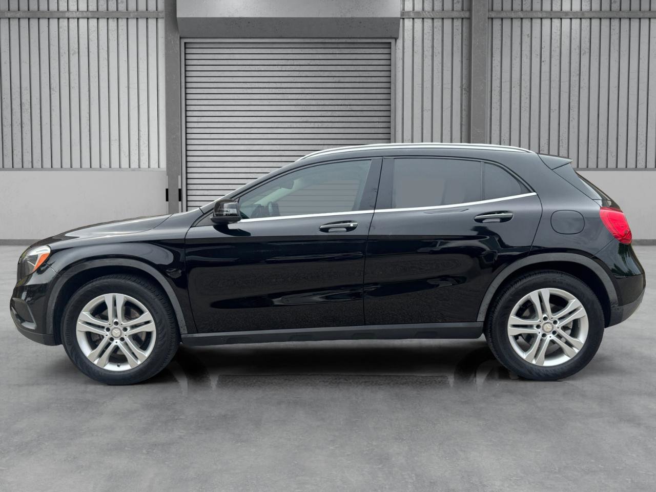 Used 2017 Mercedes-Benz GLA 250 image 2