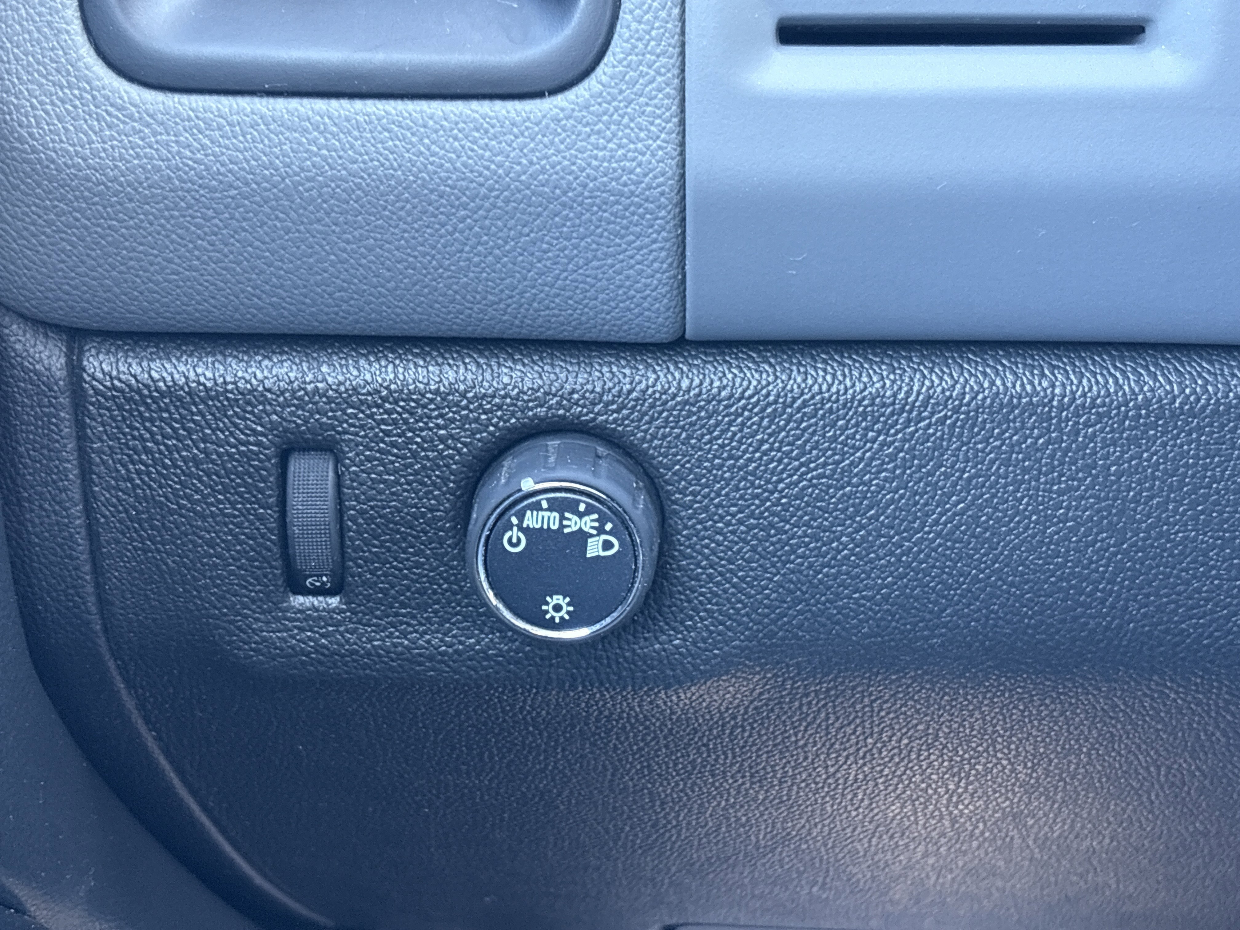 Used 2022 Chevrolet Colorado W/T w/ WT Convenience Package image 28