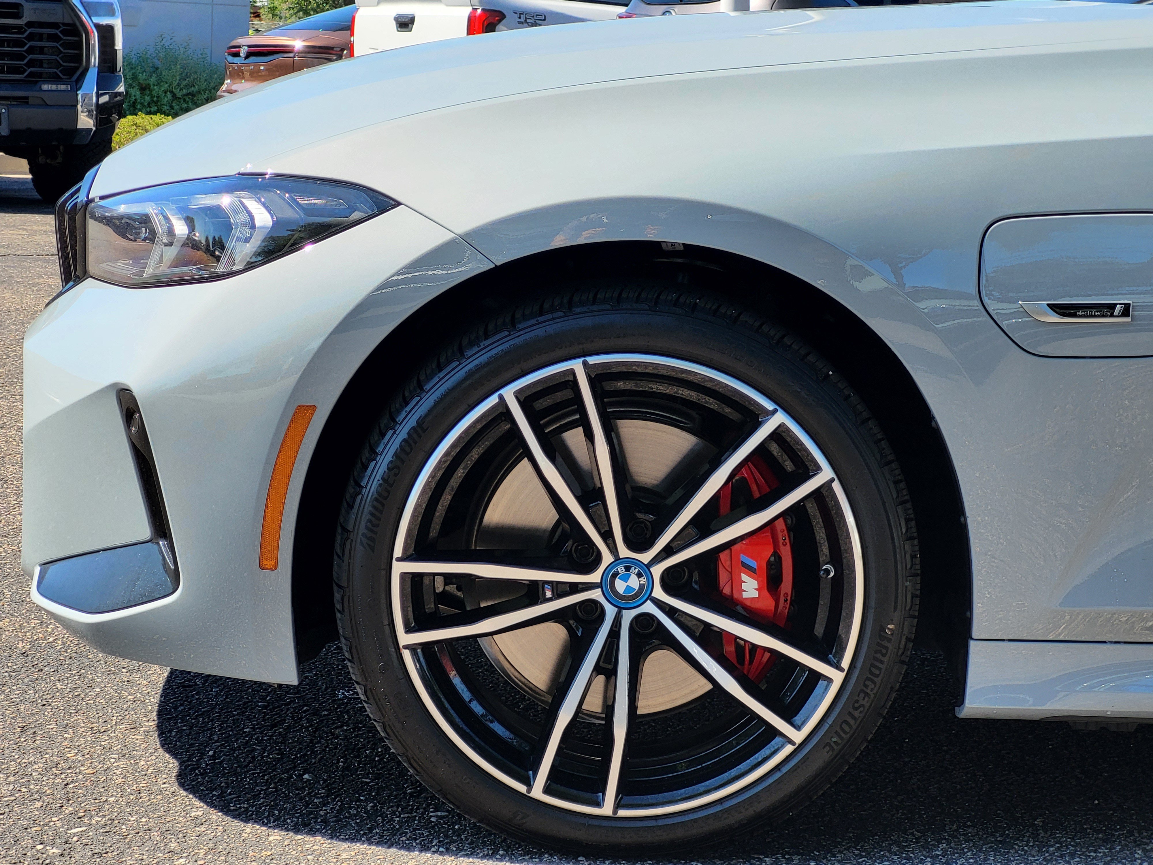 Used 2023 BMW 330e xDrive w/ M Sport Package AWD/4WD image 7