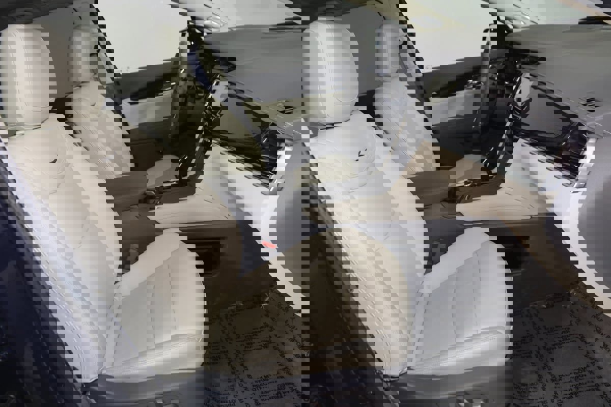 Used 2024 Cadillac XT6 Premium Luxury w/ Technology Package image 14