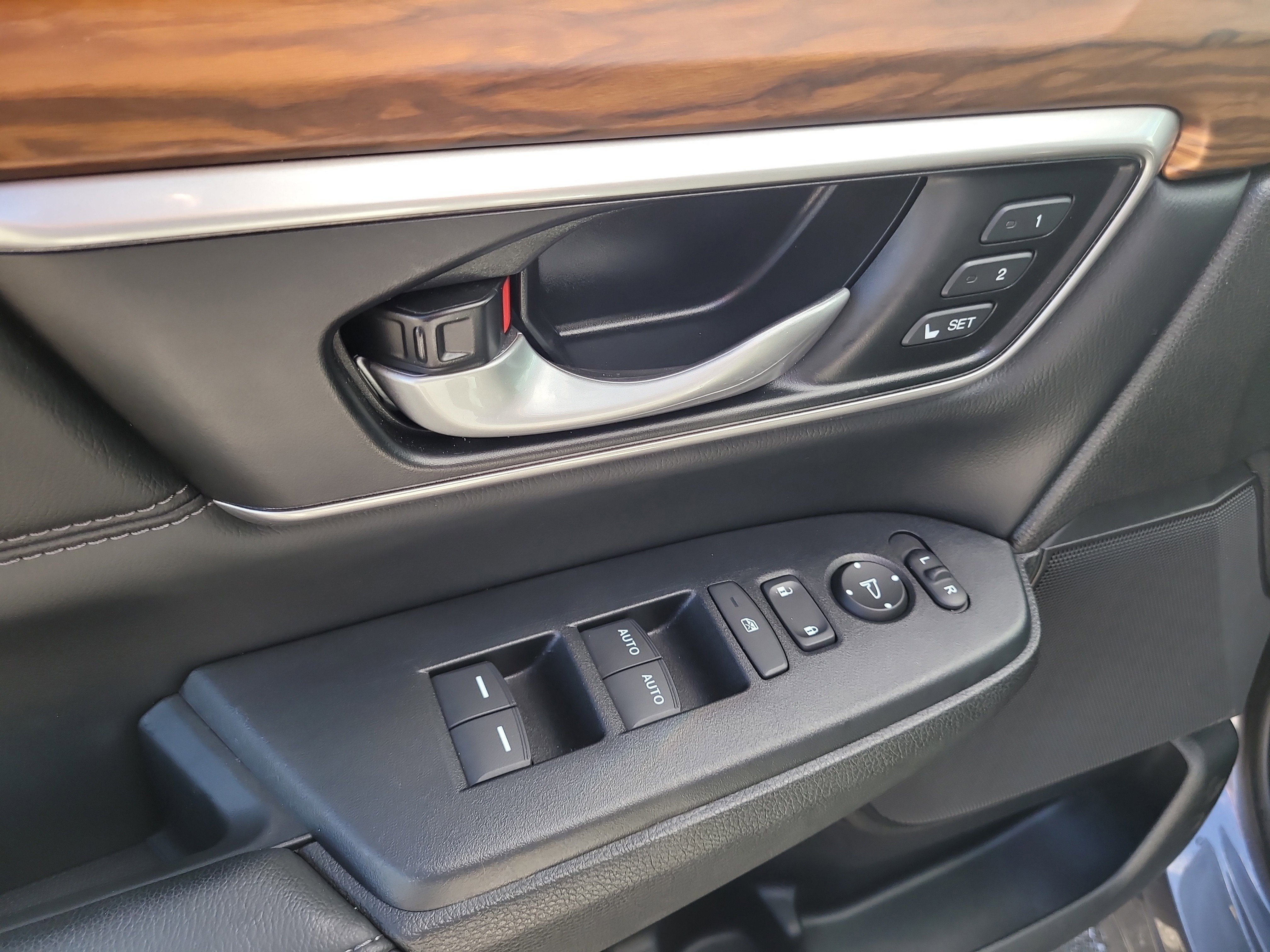 Used 2022 Honda CR-V Touring image 19