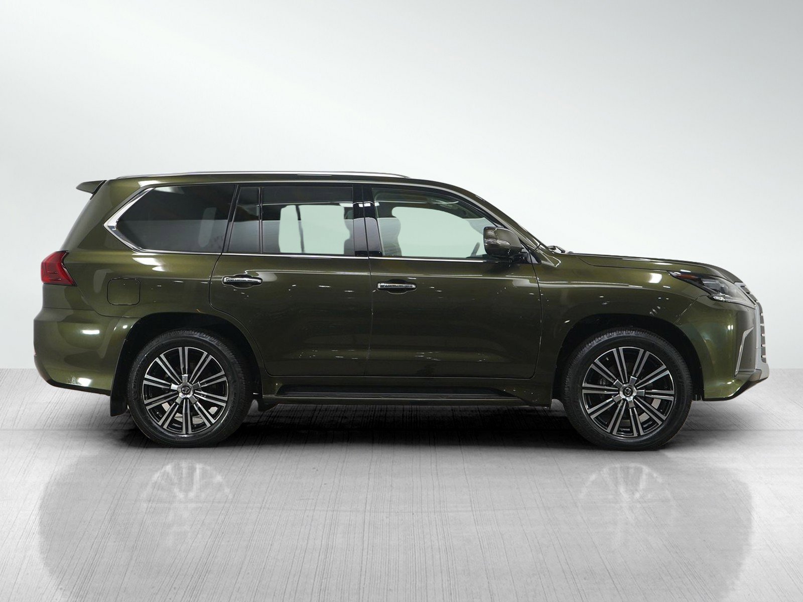 Used 2021 Lexus LX 570 4WD w/ Luxury Package image 6