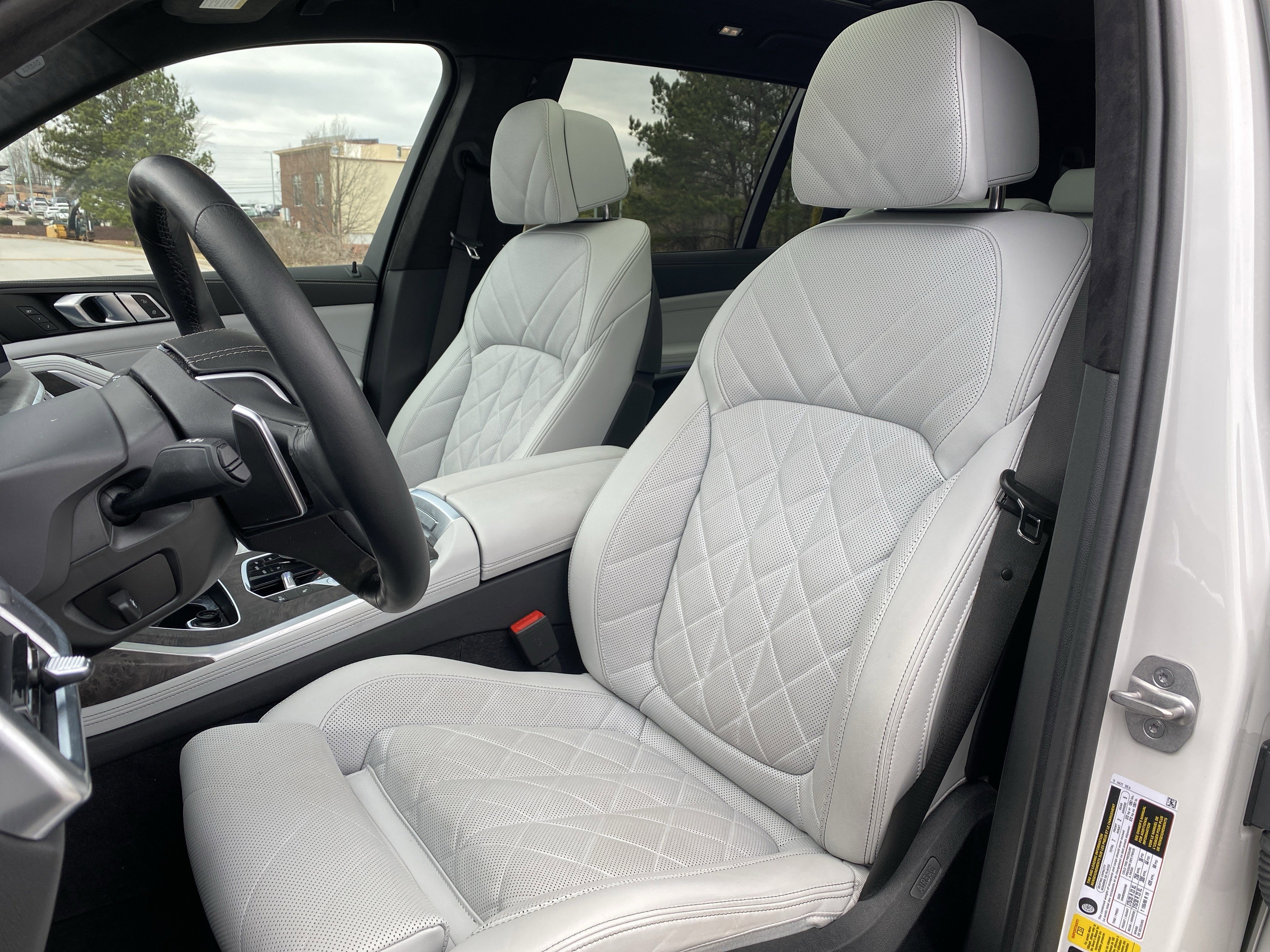 Used 2024 BMW X7 xDrive40i w/ Premium Package image 7