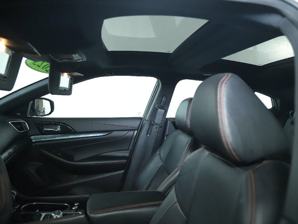 Certified 2023 Nissan Maxima SR w/ Sport Mat Group image 22