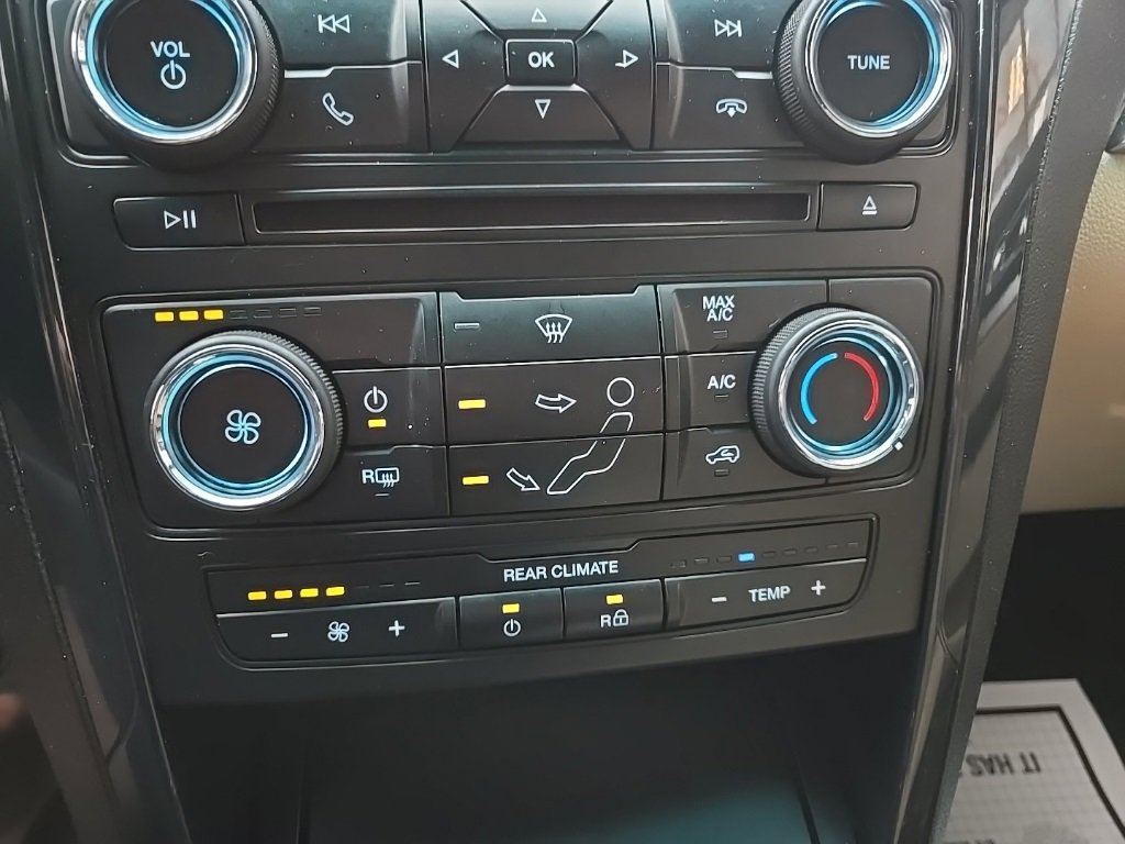 Used 2017 Ford Explorer XLT image 56