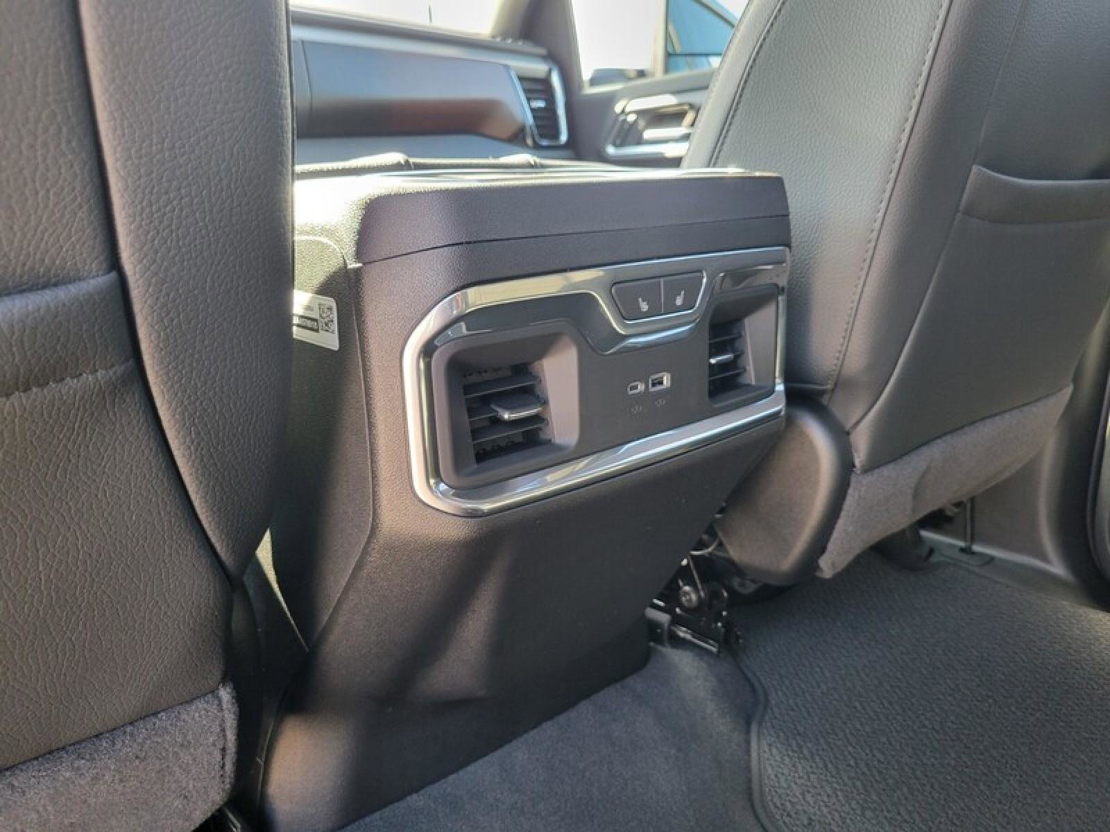 New 2026 GMC Sierra 3500 Denali w/ Denali Reserve Package image 30