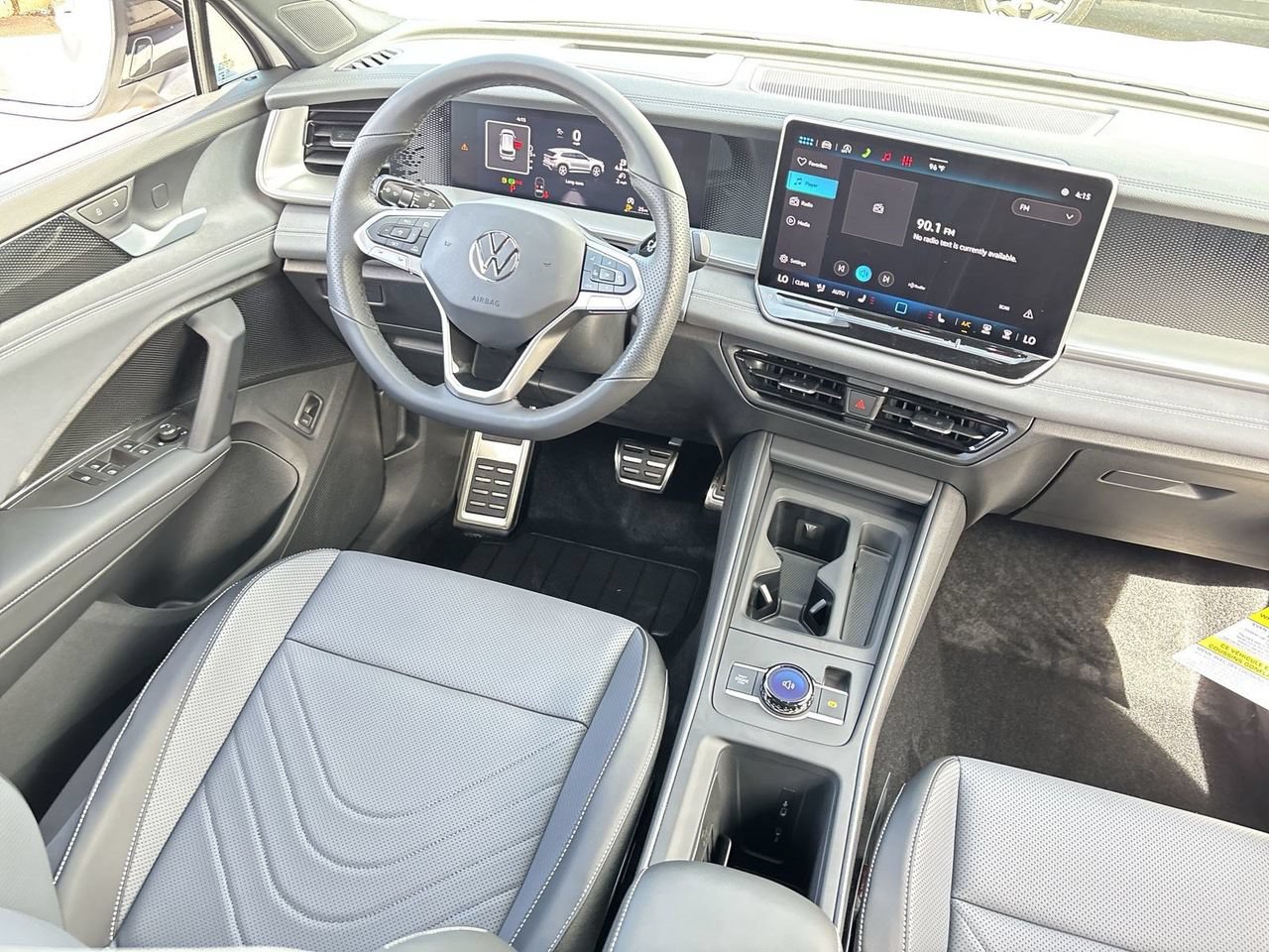 New 2026 Volkswagen Tiguan SE R-Line FWD image 10