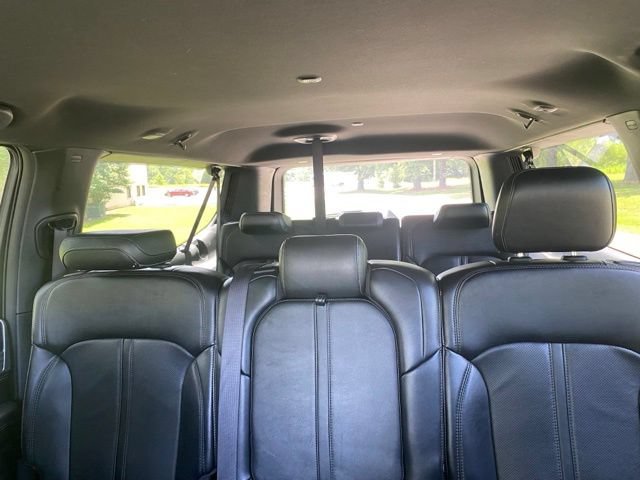 Used 2024 Jeep Wagoneer L Series II RWD image 23