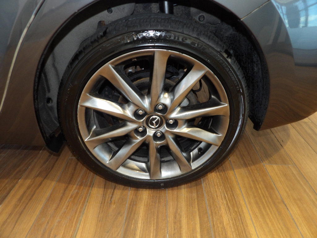 Used 2018 MAZDA MAZDA3 Touring FWD image 9