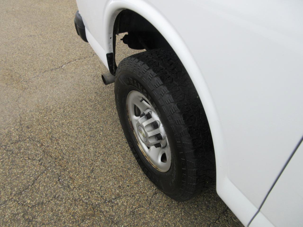 Used 2021 Chevrolet Express 2500 w/ Driver Convenience Package image 16