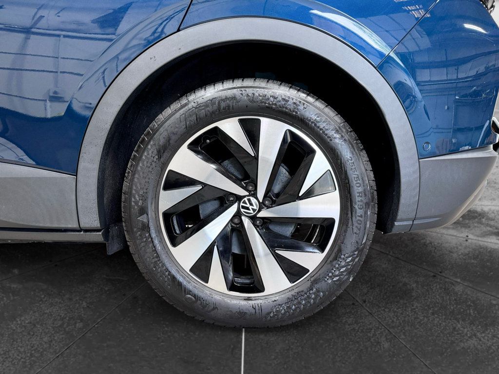 Used 2023 Volkswagen ID.4 Pro AWD/4WD image 32
