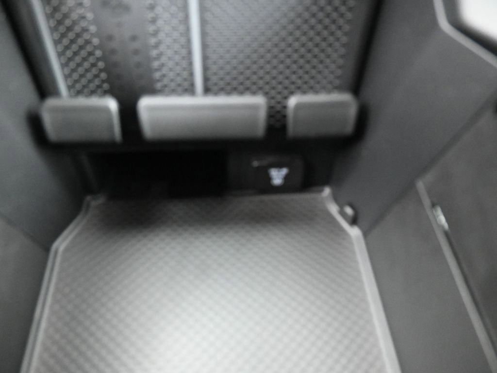 New 2026 RAM 1500 4x4 Crew Cab image 9