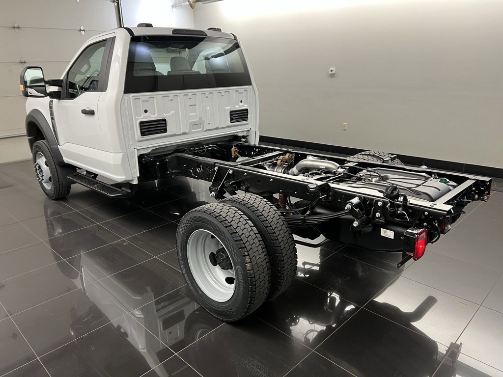New 2025 Ford F550 4x4 Regular Cab Super Duty image 4