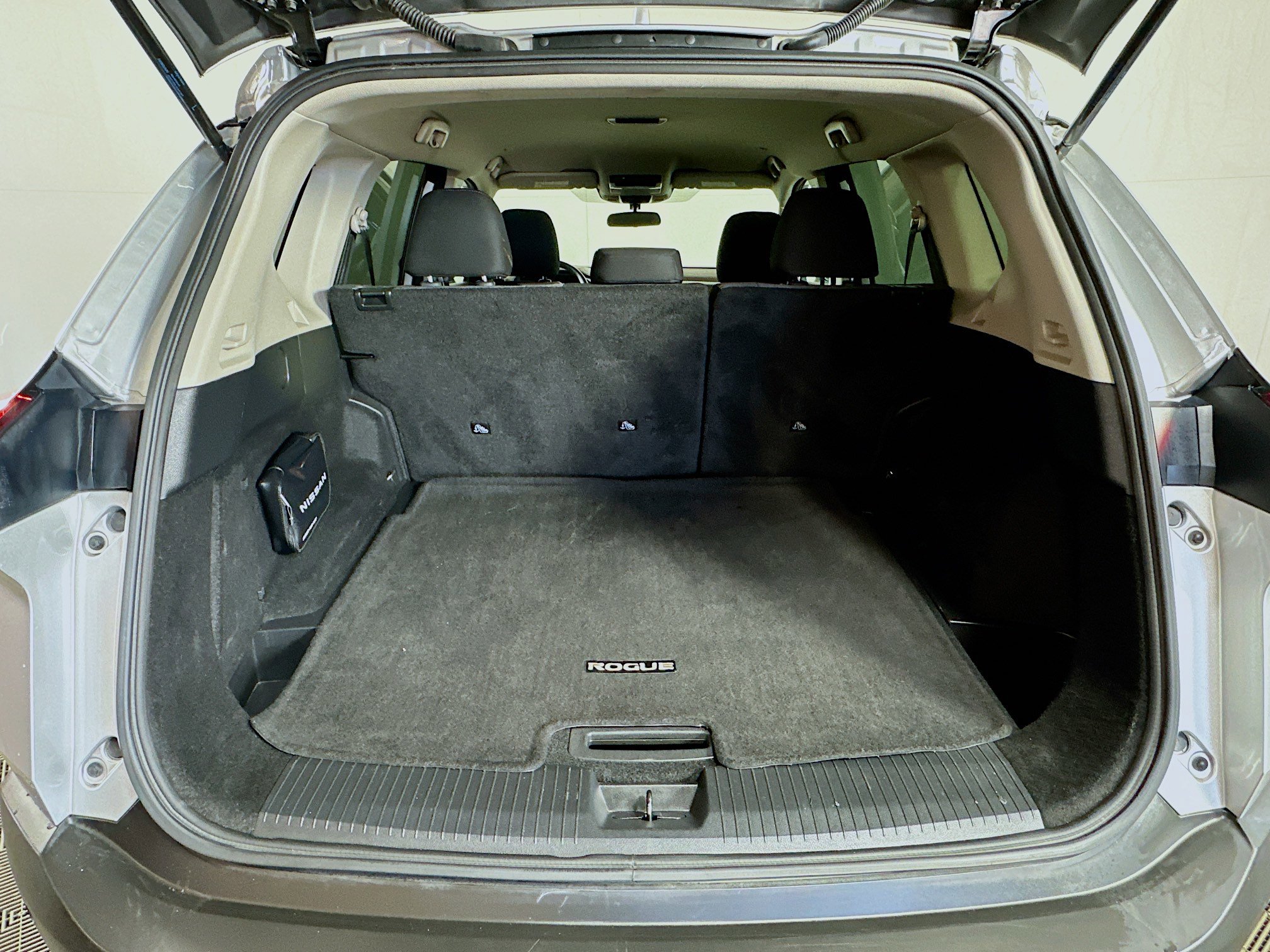 Used 2023 Nissan Rogue SV image 23