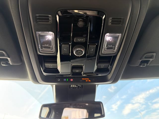 New 2026 Chevrolet Suburban RST w/ Comfort Package AWD/4WD image 36