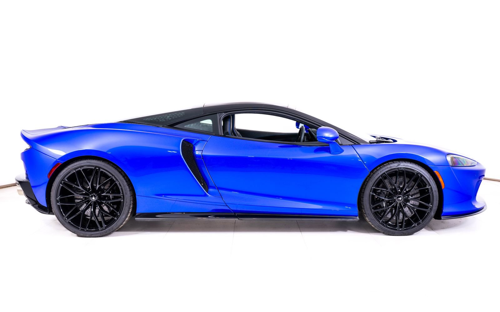 Used 2023 McLaren GT image 6