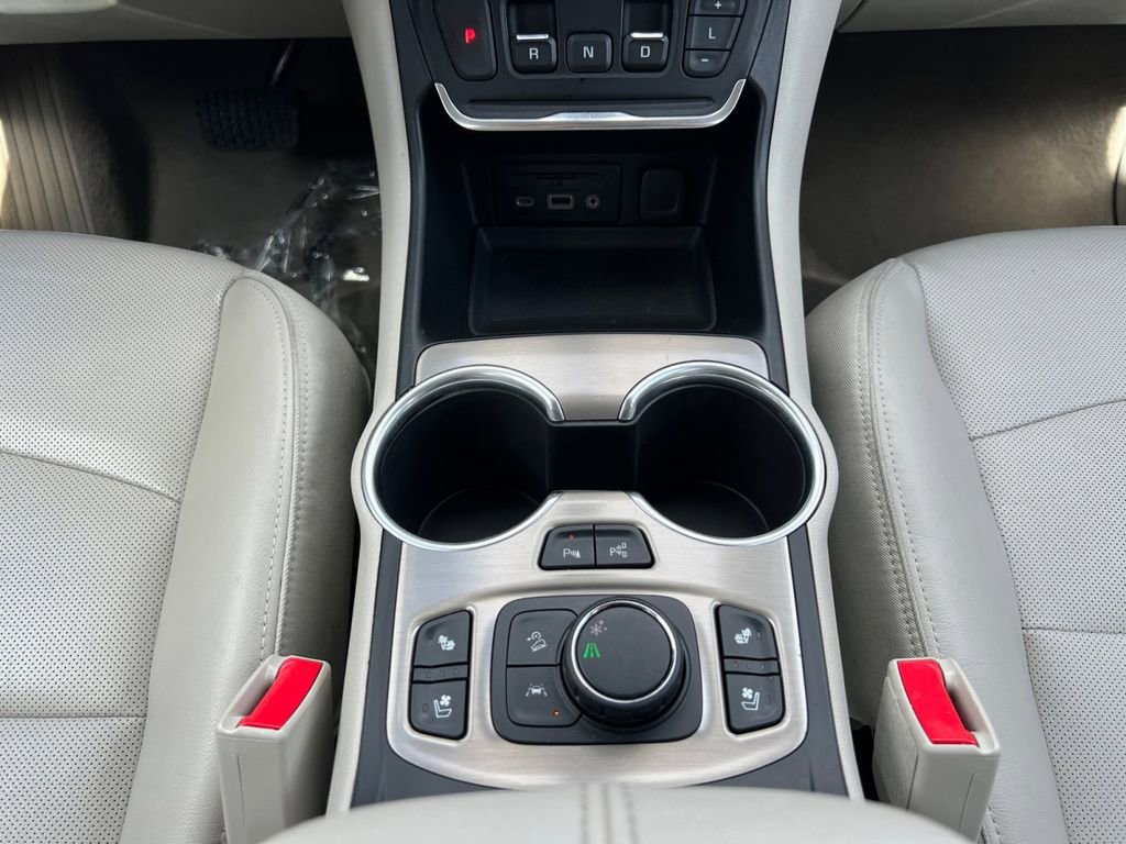 Used 2020 GMC Terrain Denali w/ Denali Premium Package FWD image 11
