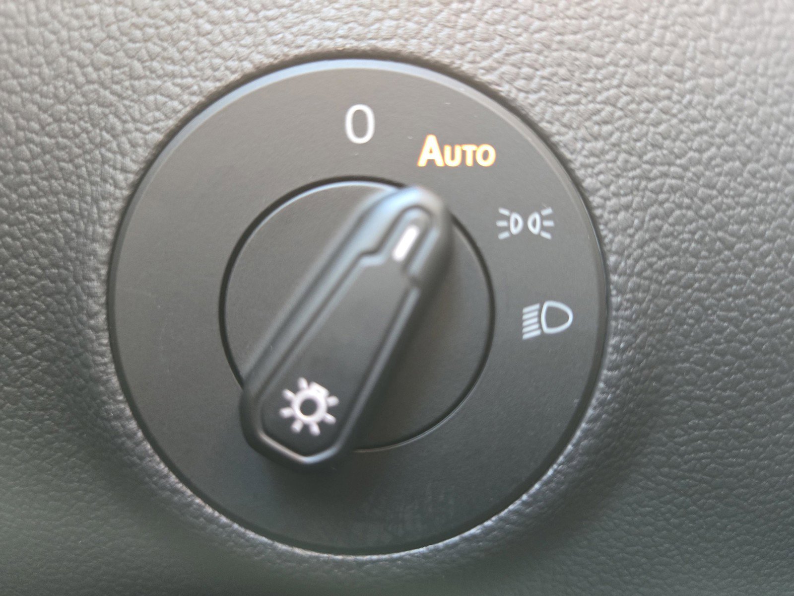 Used 2024 Volkswagen Taos S image 15