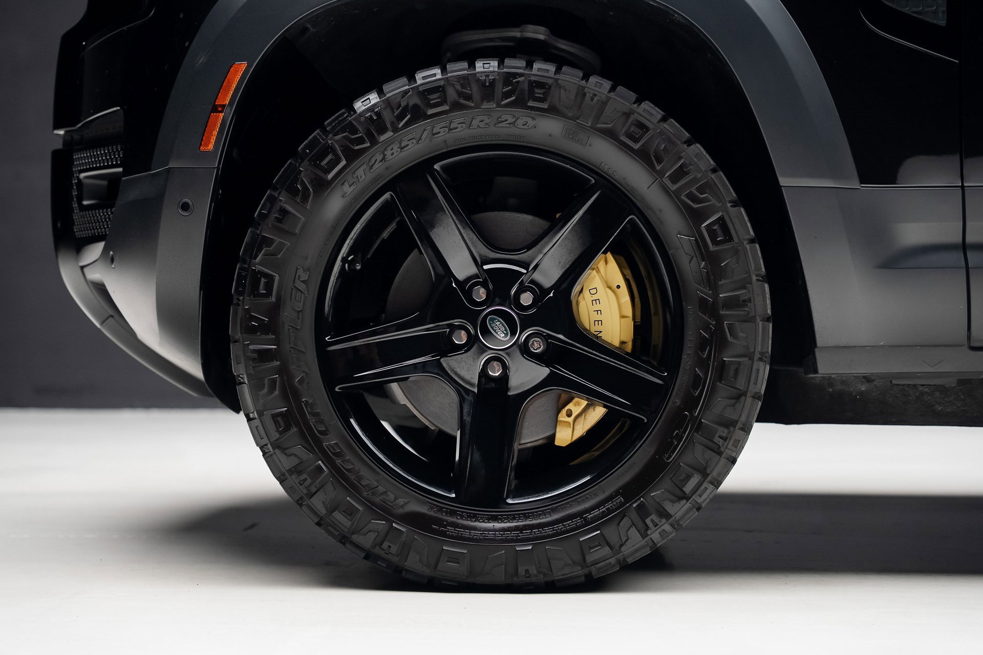 Used 2022 Land Rover Defender 110 SE image 19