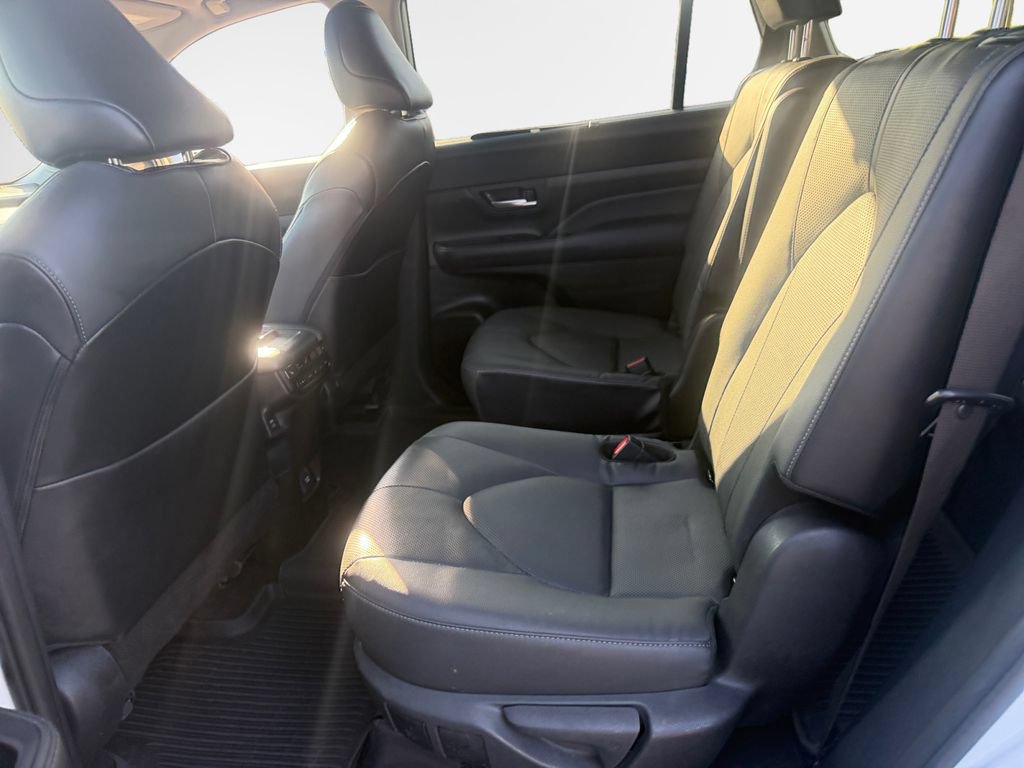Used 2024 Toyota Grand Highlander AWD Hybrid image 24