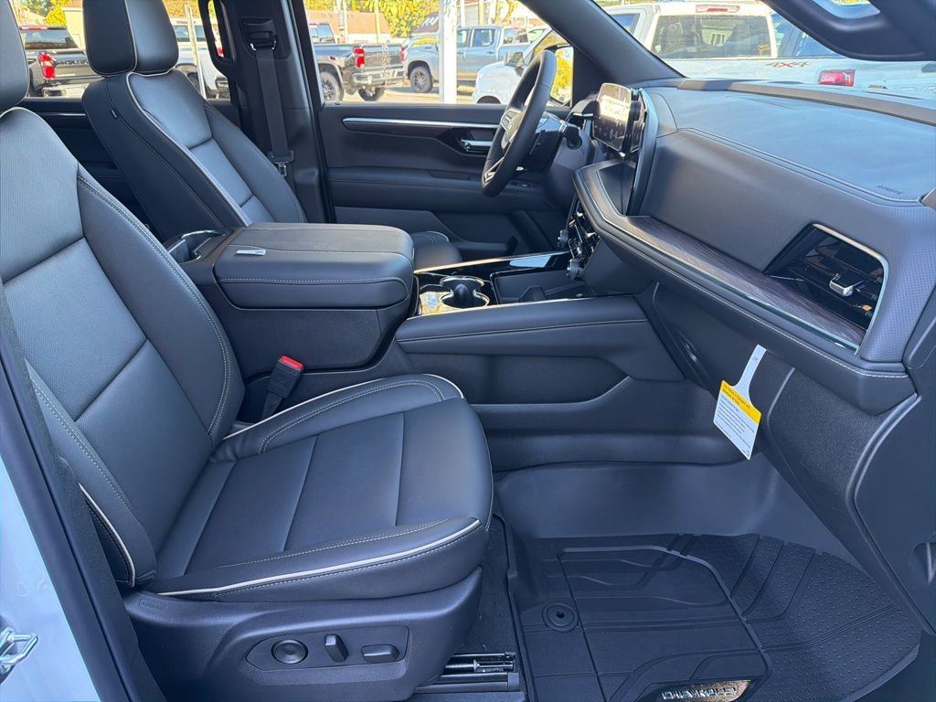 New 2026 Chevrolet Suburban Premier w/ Sun And Tow Package image 24