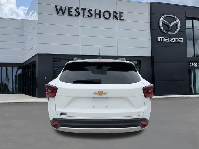 Used 2025 Chevrolet Trax LT FWD image 4