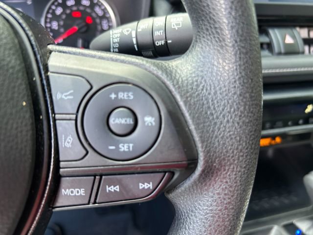 Used 2020 Toyota RAV4 XLE image 19