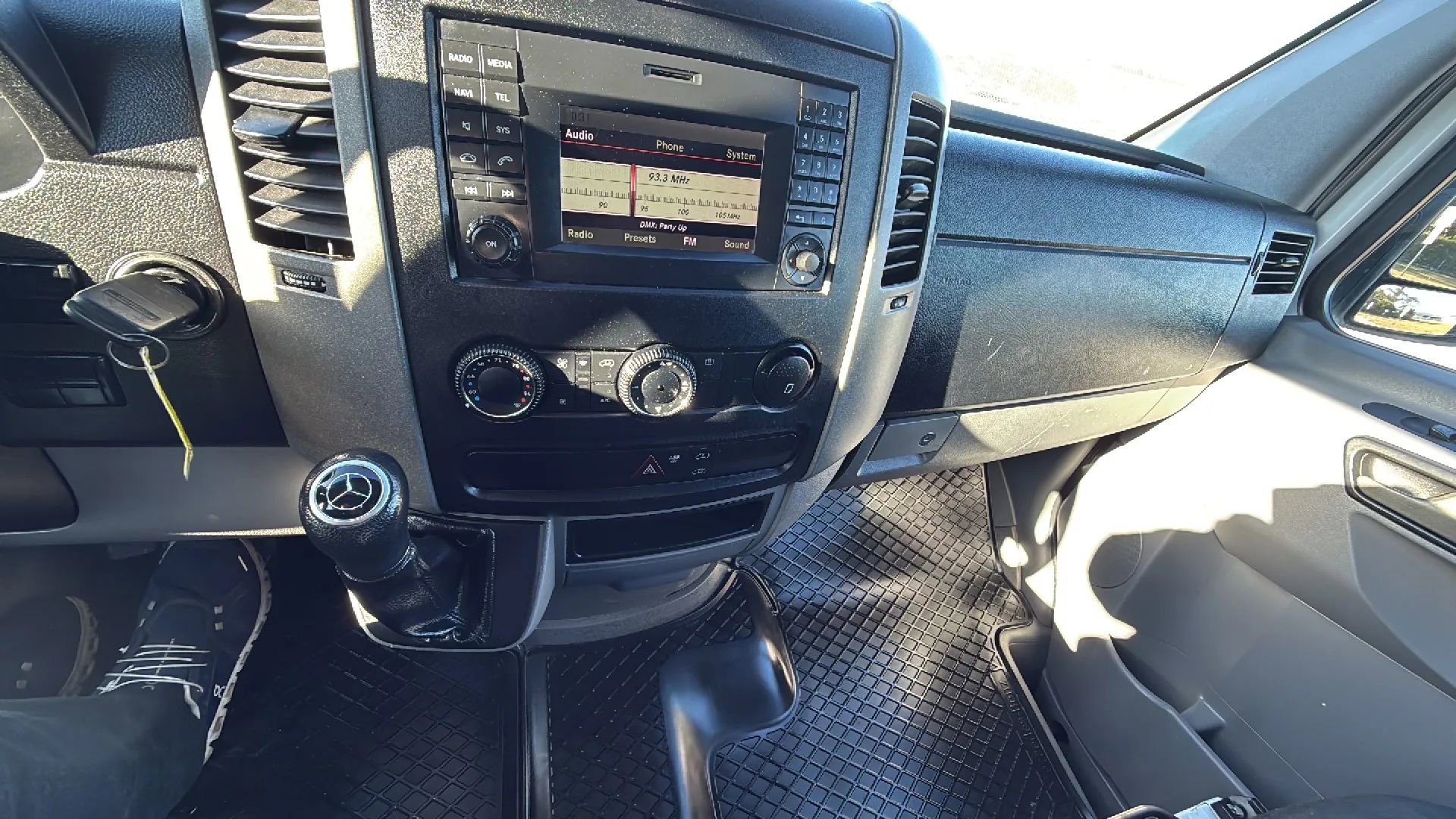 Used 2017 Mercedes-Benz Sprinter 2500 image 14