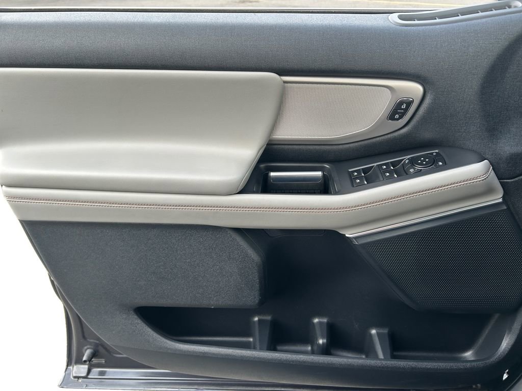 Used 2025 Ford Expedition Max Active image 18