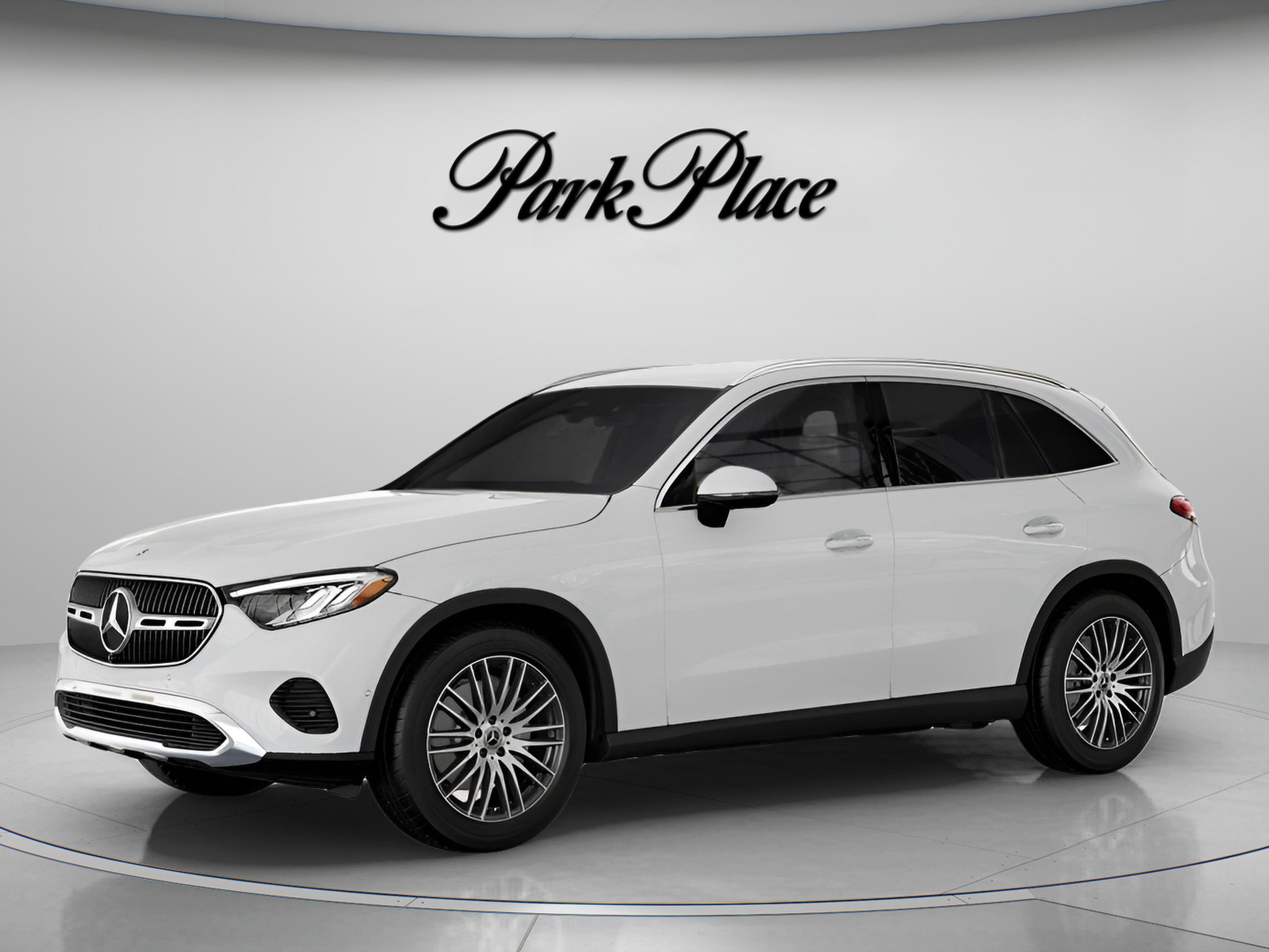 Used 2026 Mercedes-Benz GLC 300 image 2