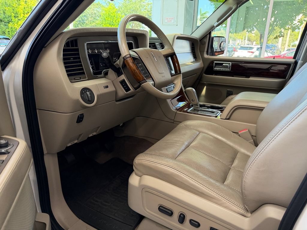 Used 2012 Lincoln Navigator 2WD w/ Monochrome Appearance Pkg image 11