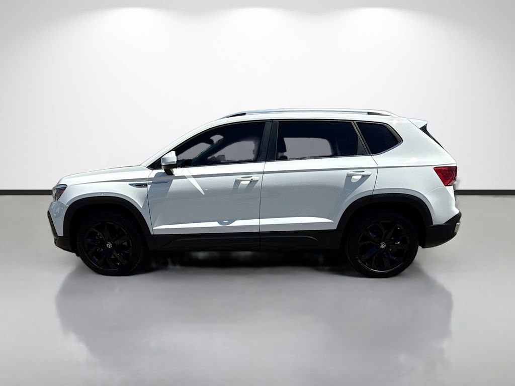 Used 2023 Volkswagen Taos SE w/ Black Wheel Package FWD image 6